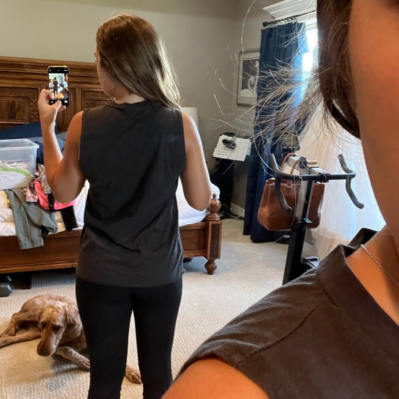 Distressed tank - Picture 2 of 3